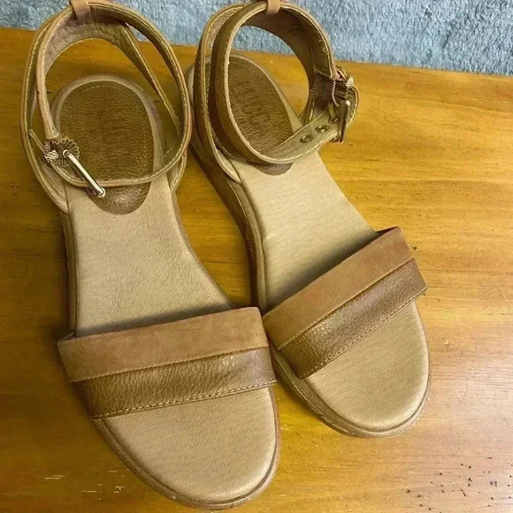 Lucca Lane Leesa Cork Sandals Womens 7.5 Brushed Brown Casual Open Toe Platform - Picture 2 of 9